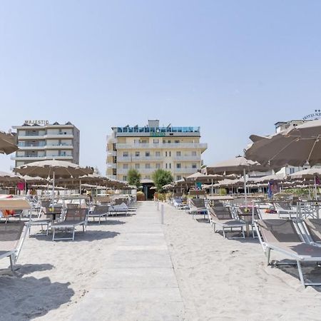 Hotel Byron Milano Marittima Extérieur photo
