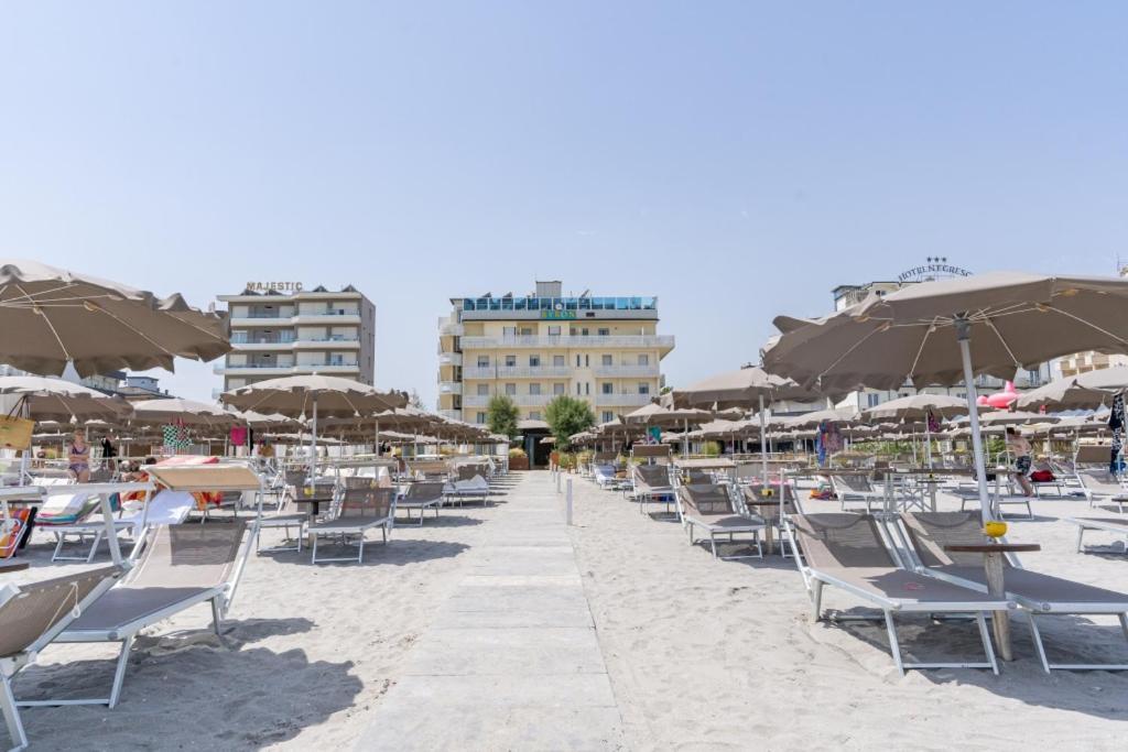 Hotel Byron Milano Marittima Extérieur photo