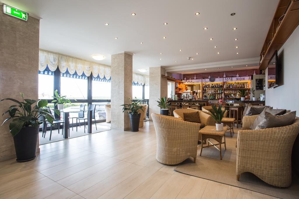 Hotel Byron Milano Marittima Extérieur photo