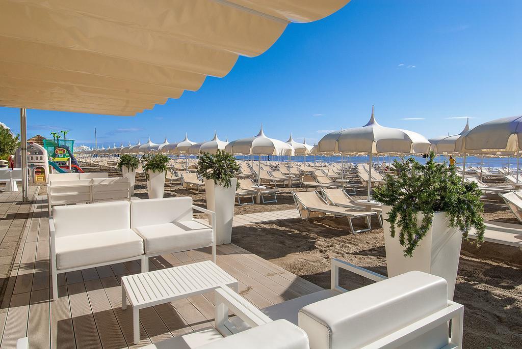 Hotel Byron Milano Marittima Extérieur photo