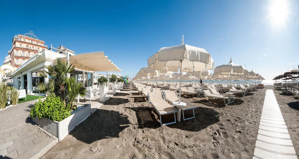 Hotel Byron Milano Marittima Extérieur photo