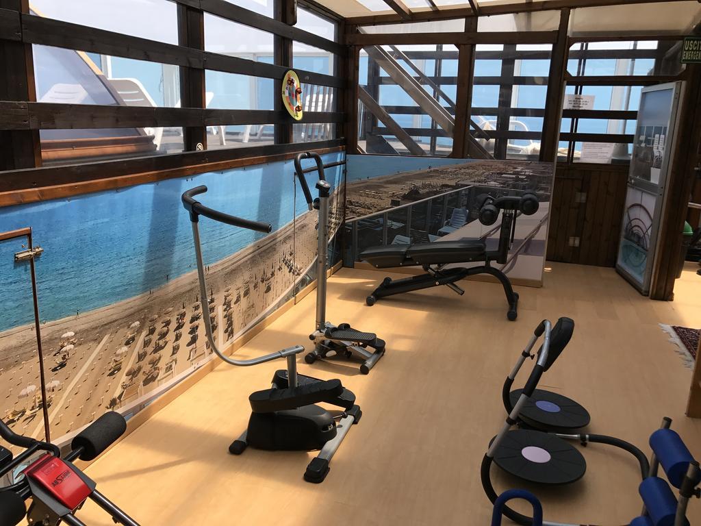 Hotel Byron Milano Marittima Extérieur photo