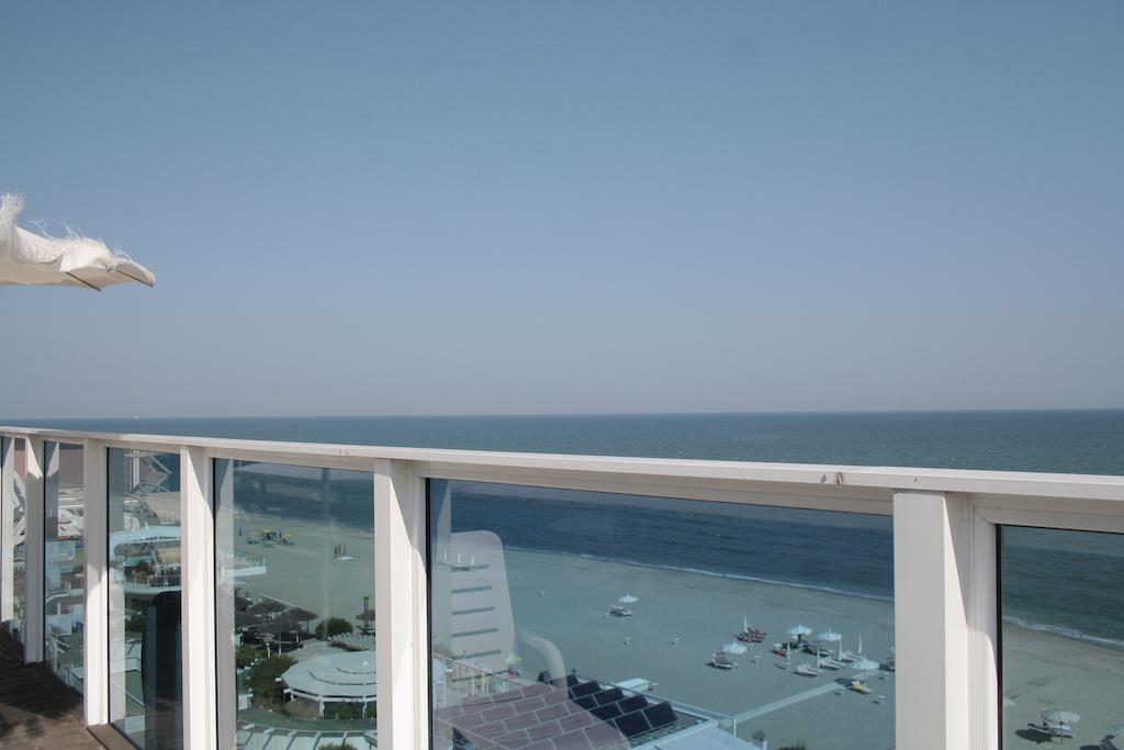 Hotel Byron Milano Marittima Extérieur photo