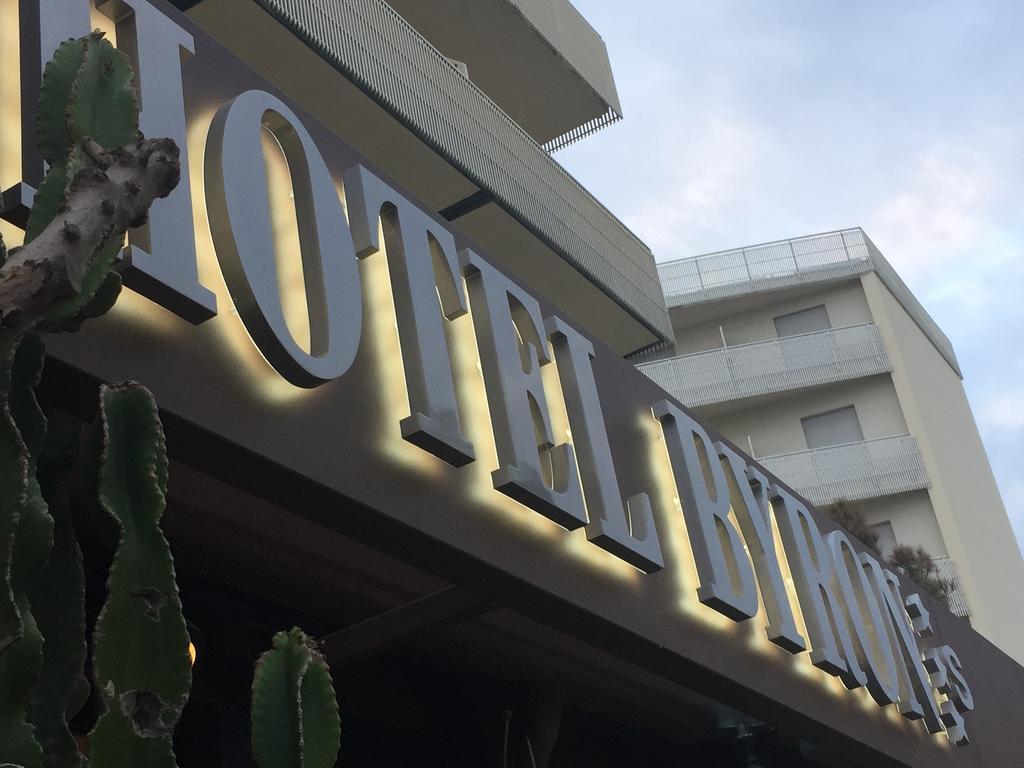 Hotel Byron Milano Marittima Extérieur photo