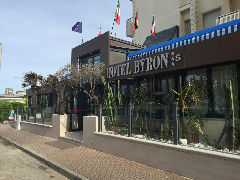 Hotel Byron Milano Marittima Extérieur photo