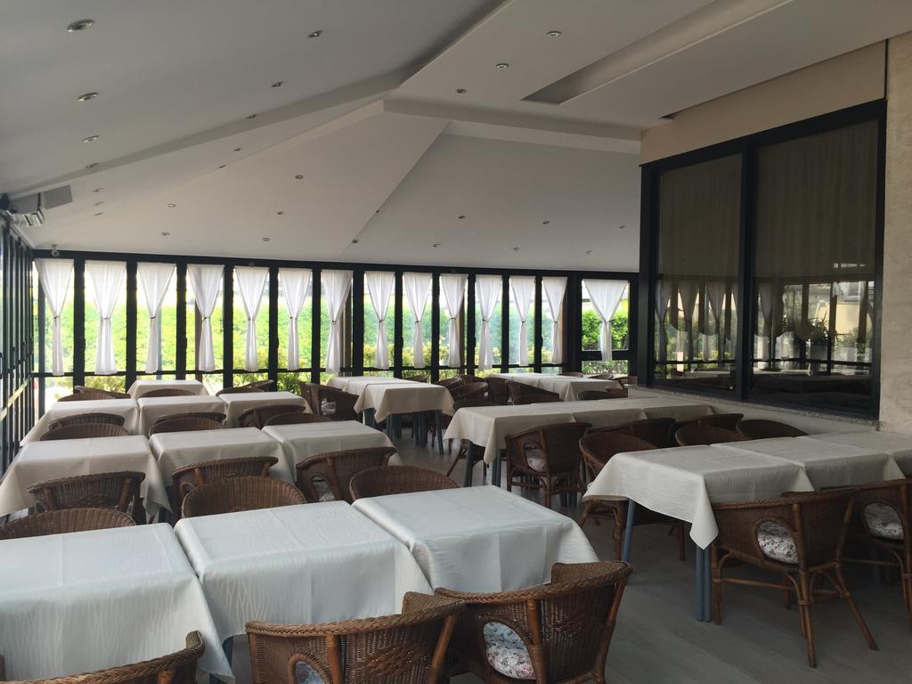 Hotel Byron Milano Marittima Extérieur photo