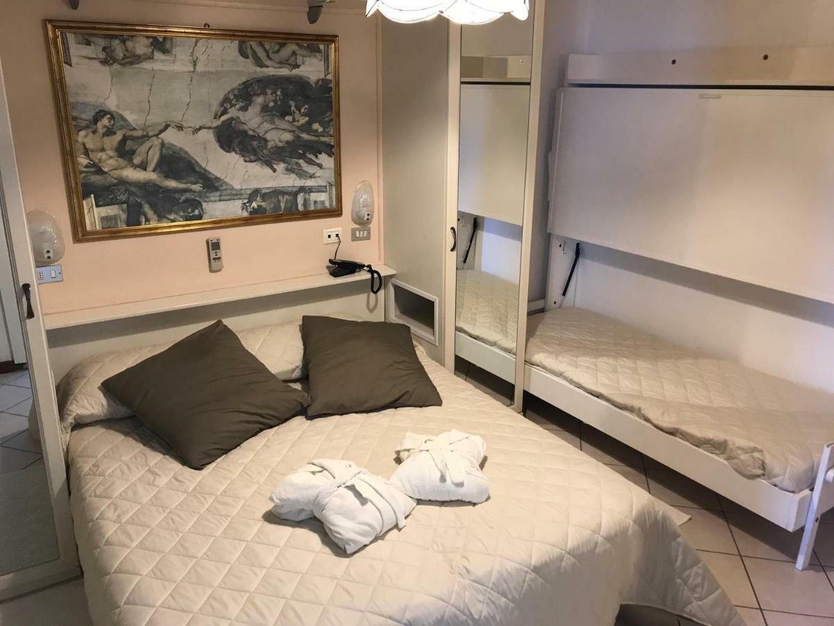 Hotel Byron Milano Marittima Extérieur photo