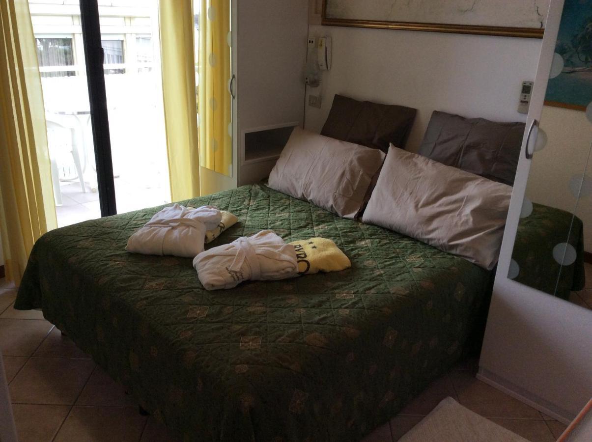 Hotel Byron Milano Marittima Extérieur photo